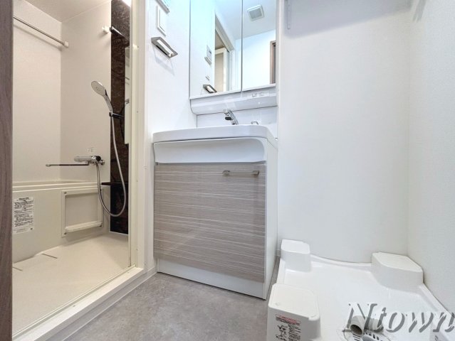 洗面設備　広い洗面スペース