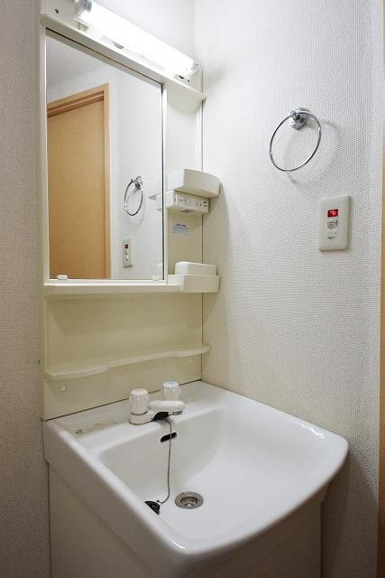 洗面設備　★忙しい朝に便利な独立洗面台です★