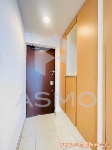 玄関　同マンション、別部屋参考写真