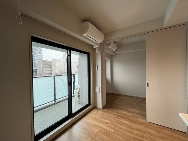 居室・リビング　903号室の写真になります※フロアにより建具・壁紙・床の色が