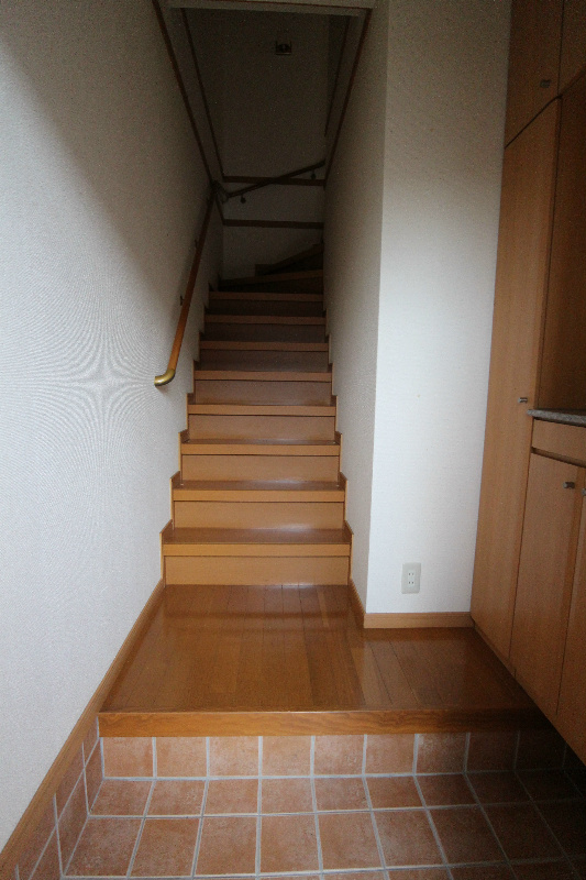 玄関　※別号室の写真です。