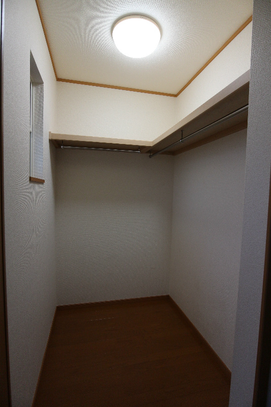収納　※別号室の写真です。ウォークインクローゼットで大容量