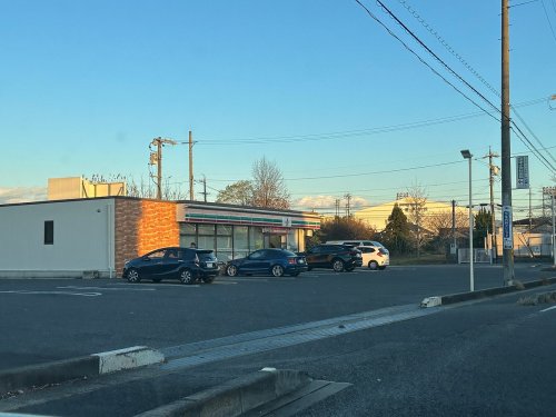 コンビニ　セブンイレブン 豊田市荒井町店（コンビニ）まで438m