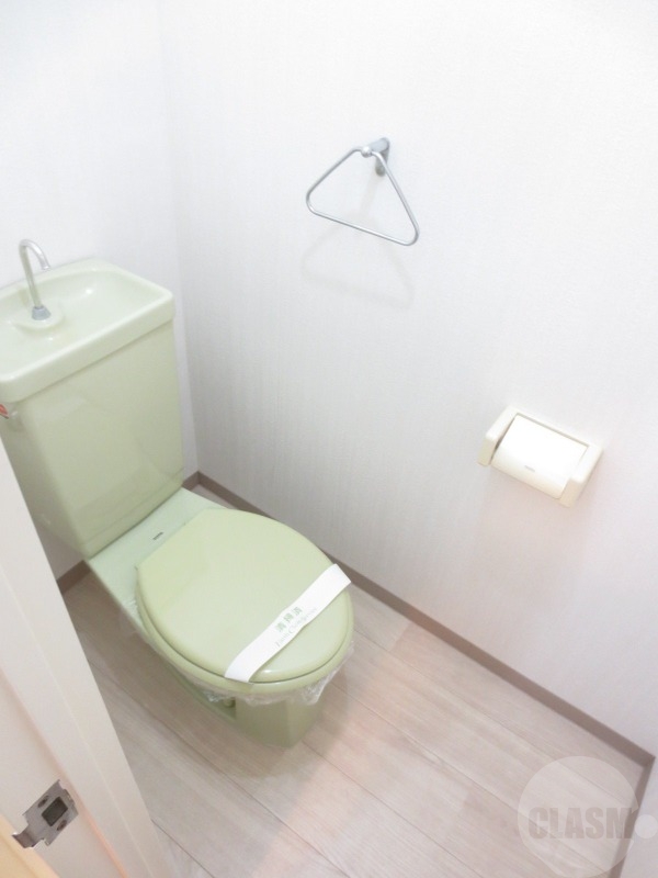 トイレ　別部屋の写真