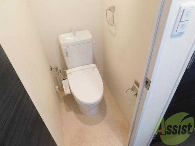 トイレ　ウォシュレット付きです。