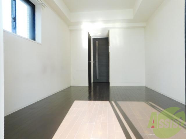 居室・リビング　綺麗なフローリングの居室です