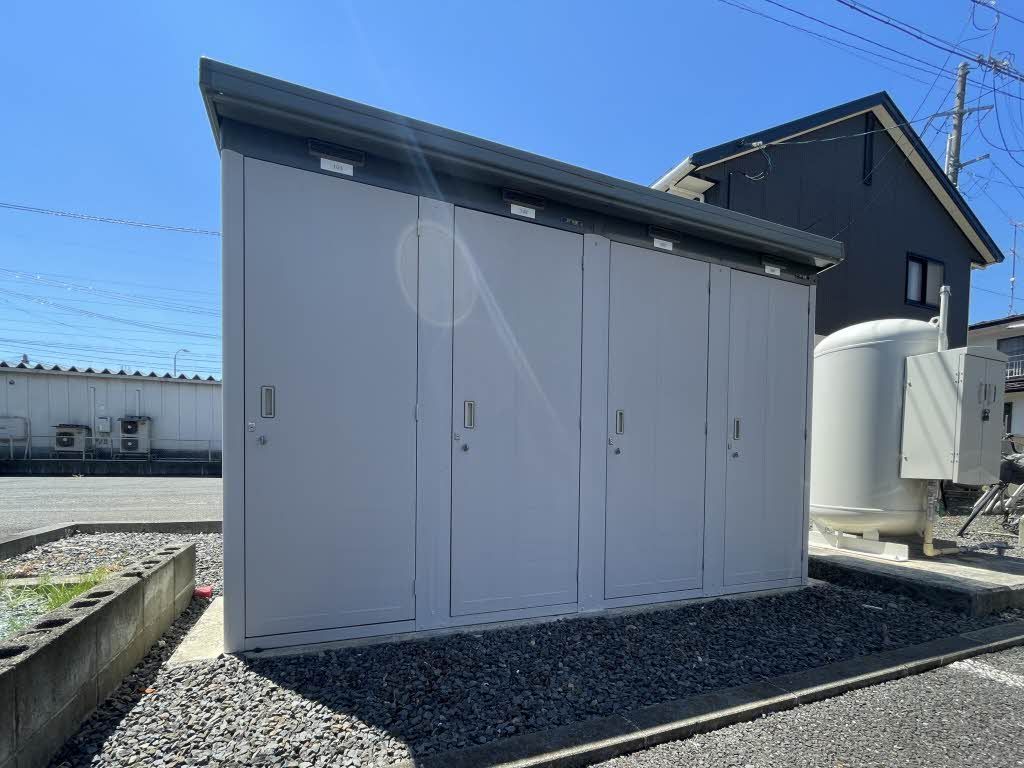 建物外観　ストッカー