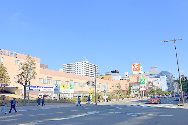 スーパー　ライフ　セントラルスクエア西宮原店（スーパー）まで563m