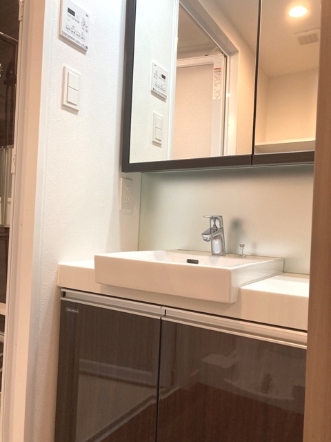 洗面設備　※写真は同タイプ住戸です。