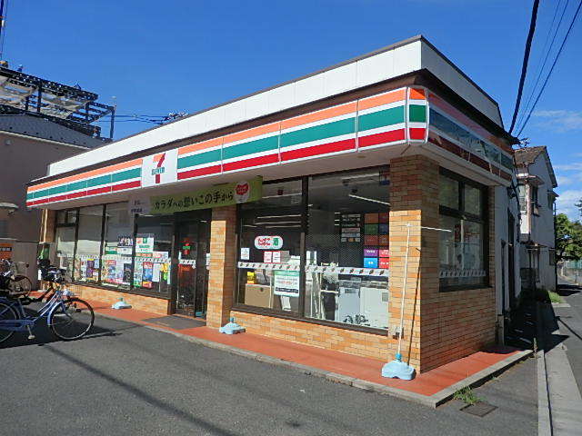 コンビニ　セブンイレブン足立亀田小前店（コンビニ）まで433m