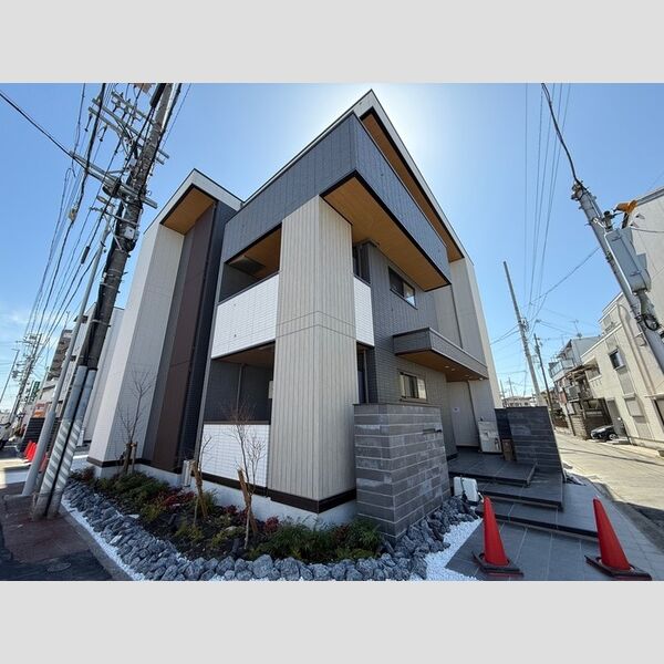 建物外観　【完成予想図につき実際とは多少異なる場合があります。】