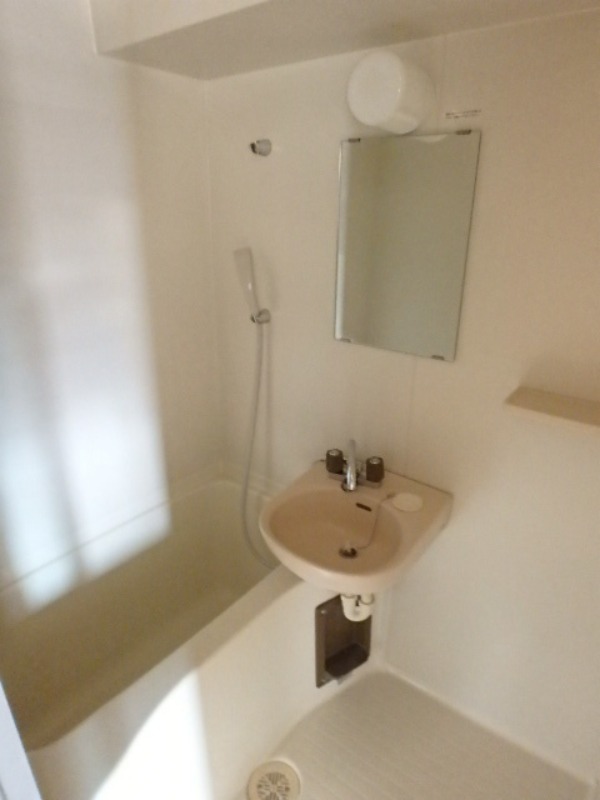 バス・シャワールーム　図面と現状に相違がある場合には現状を優先