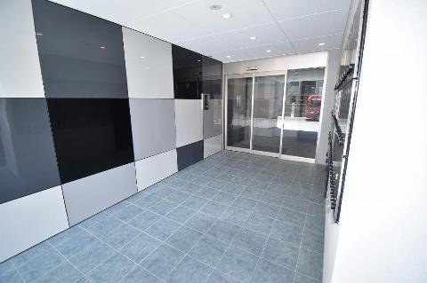 エントランス　外観写真（昼）