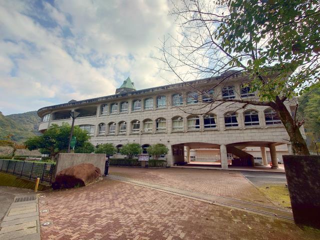 中学校　長崎市立三川中学校（中学校）まで2237m