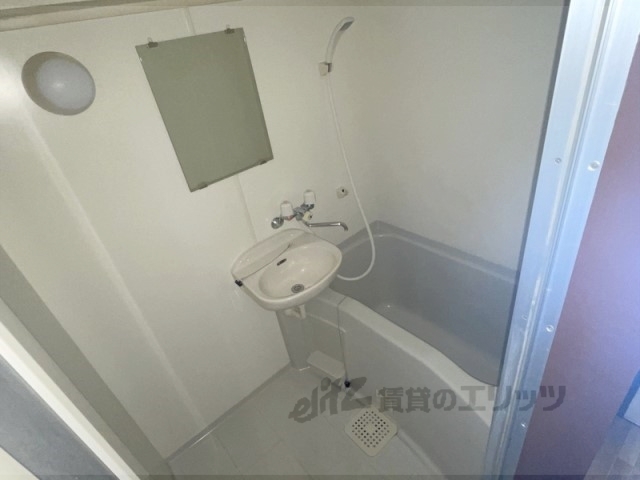 バス・シャワールーム　バス