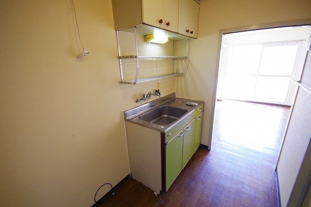 キッチン　※別号室の写真使用中