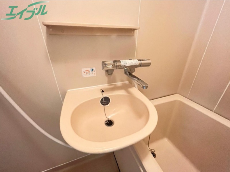 洗面設備　同タイプの部屋写真です。