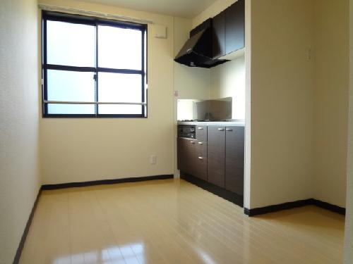 キッチン　広いキッチンでのびのびと料理も出来ます！