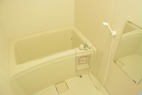 バス・シャワールーム　風呂トイレ別のため、ゆっくりと湯船につかれます！