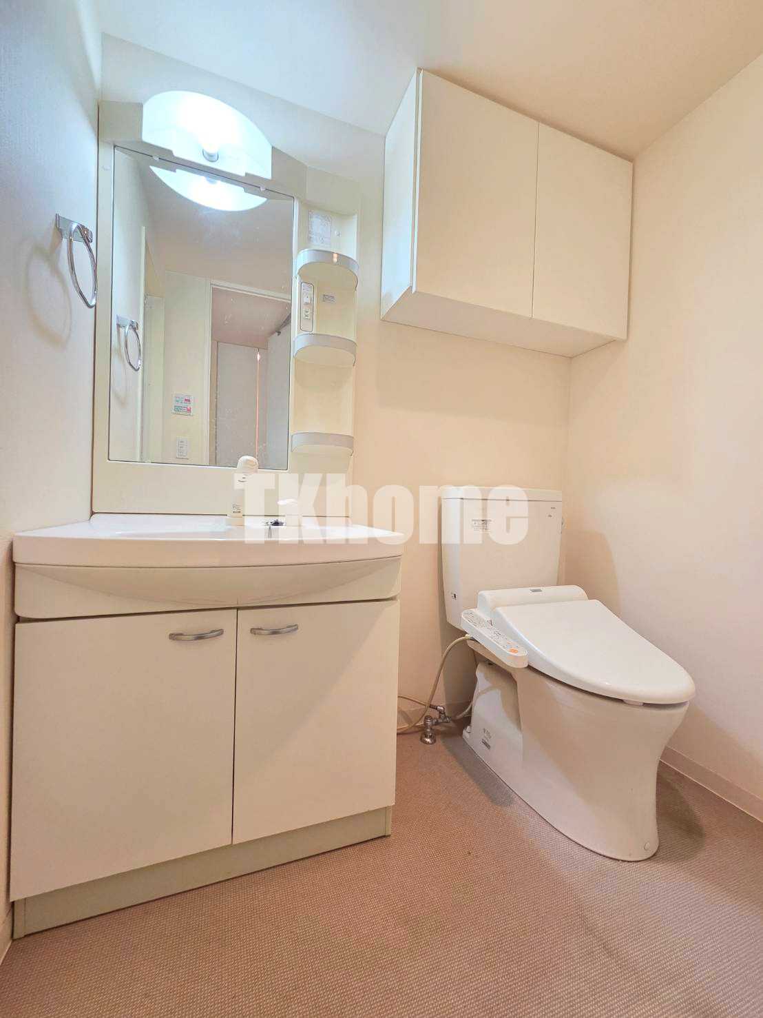 洗面設備　洗面脱衣所（同マンション別室・参考写真）