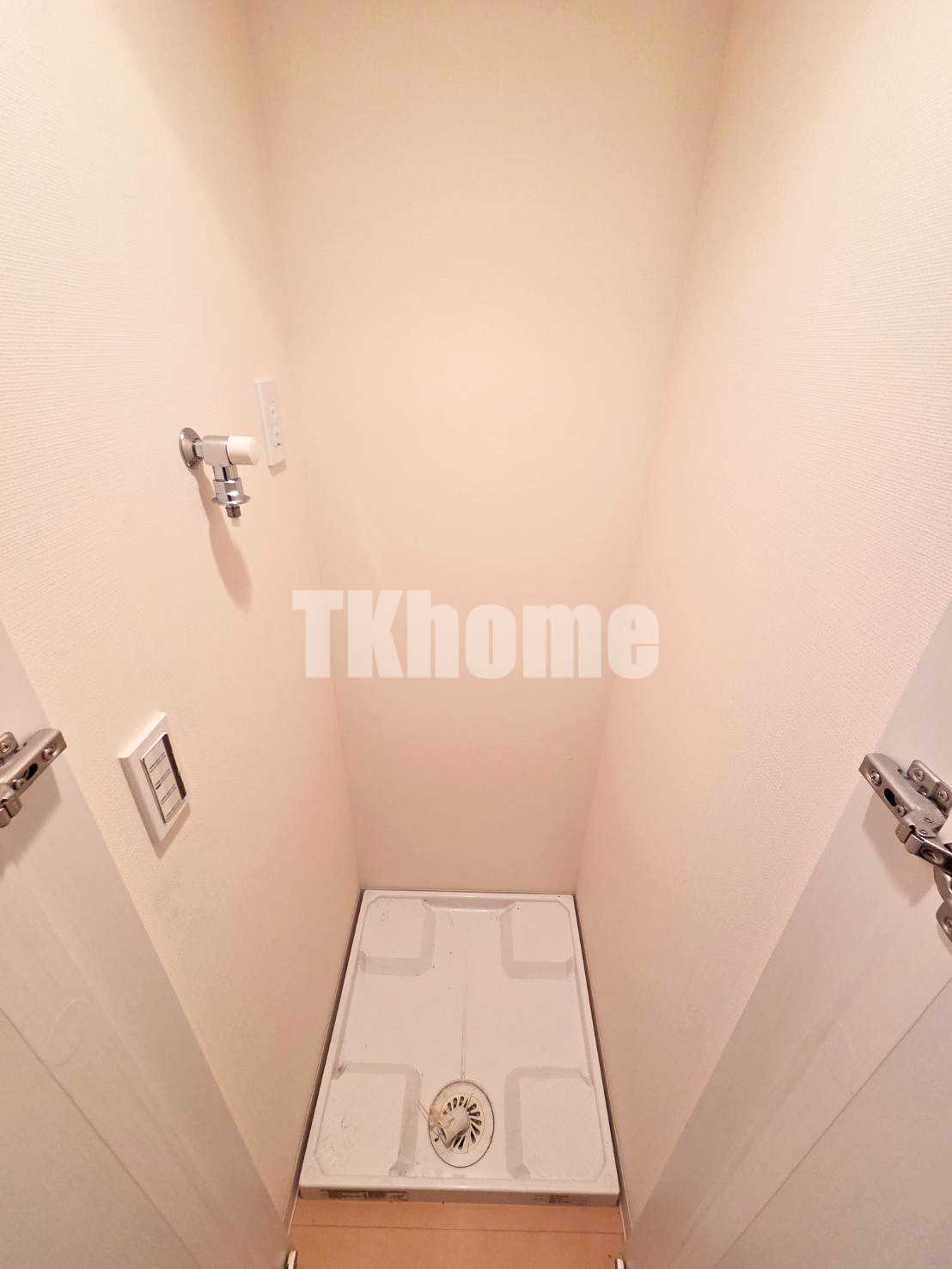 その他設備　室内洗濯機置場（同マンション別室・参考写真）