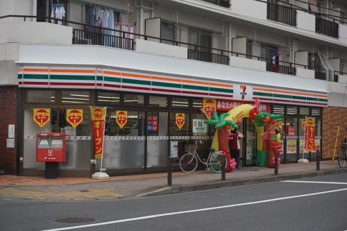 コンビニ　セブンイレブン 江古田駅南店（コンビニ）まで63m