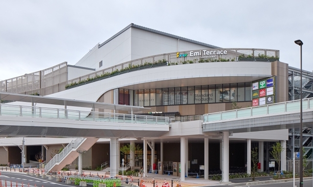 ショッピングセンター　エミテラス所沢（ショッピングセンター）まで968m