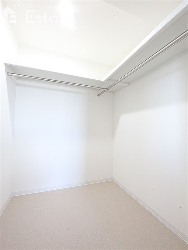 収納　ウォークインクローゼット