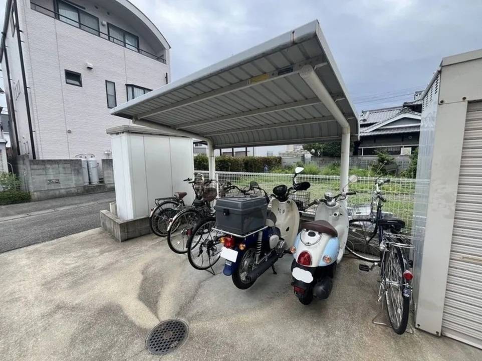 駐車場　駐輪場