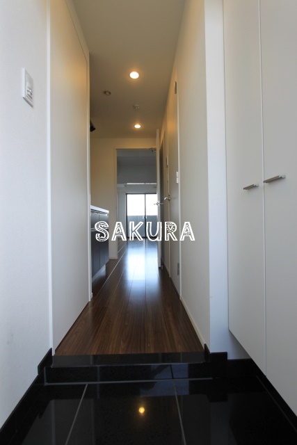 玄関　収納豊富なシューズボックスです♪