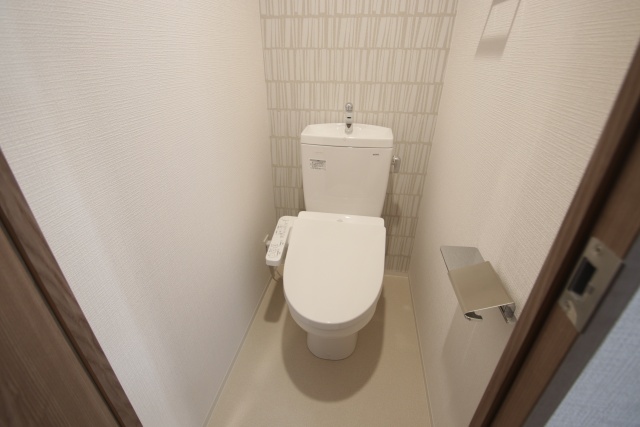 トイレ　※別室の参考写真の為、現況優先です。