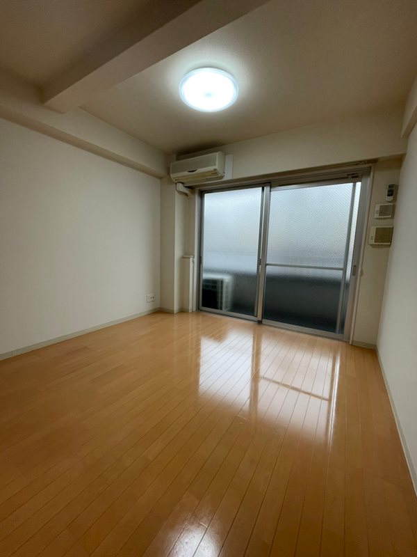 居室・リビング　203号室(2021.12.11)