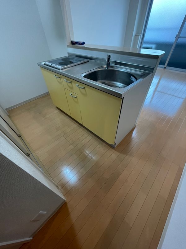 キッチン　203号室(2021.12.11)