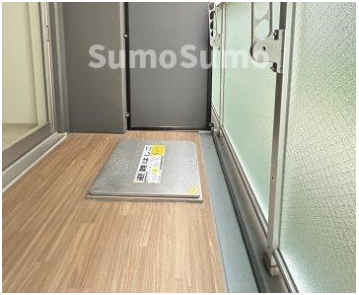 バルコニー　暖かな日差しのふりそそぐバルコニー