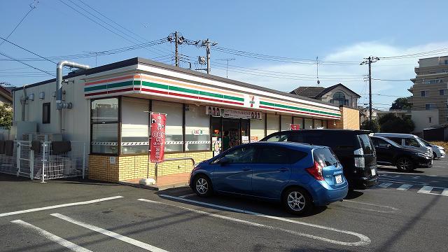 コンビニ　セブンイレブン（コンビニ）まで600m