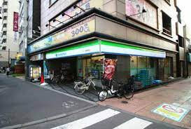 コンビニ　ファミリーマート三ノ輪橋店（コンビニ）まで225m