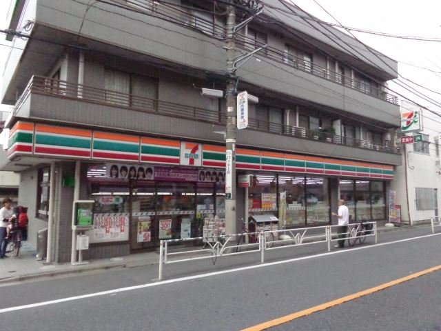 コンビニ　セブンイレブン（コンビニ）まで670m