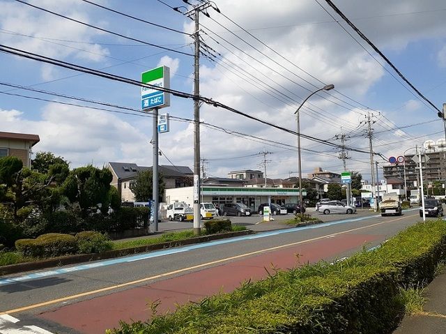 コンビニ　ファミリーマートさいたま白幡店（コンビニ）まで500m