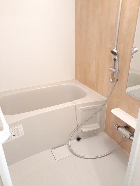 バス・シャワールーム　※コンテIIIシリーズ　近似タイプ間取り設備施工例　現況優先