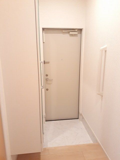 玄関　※コンテIIIシリーズ　近似タイプ間取り設備施工例　現況優先