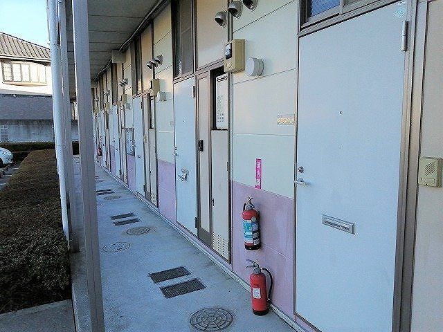 レオパレスSTKの玄関写真
