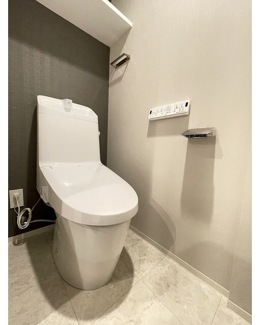 トイレ　落ち着いた色調のトイレです♪