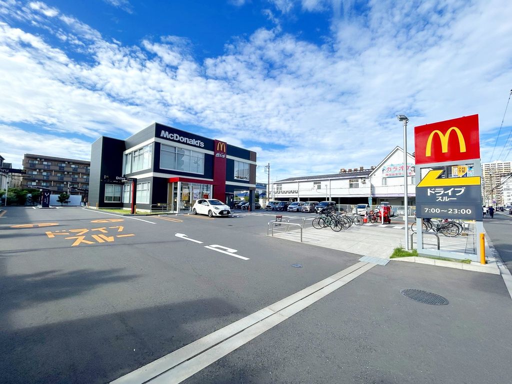 飲食店　マクドナルド座間相模が丘店（飲食店）まで120m