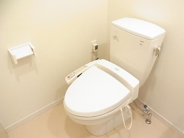 トイレ　洗浄機能付暖房便座