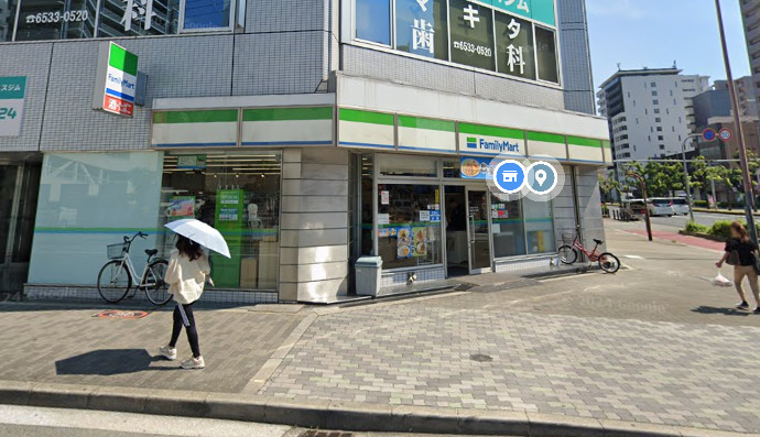 コンビニ　ファミリーマート 南堀江三丁目店（コンビニ）まで288m