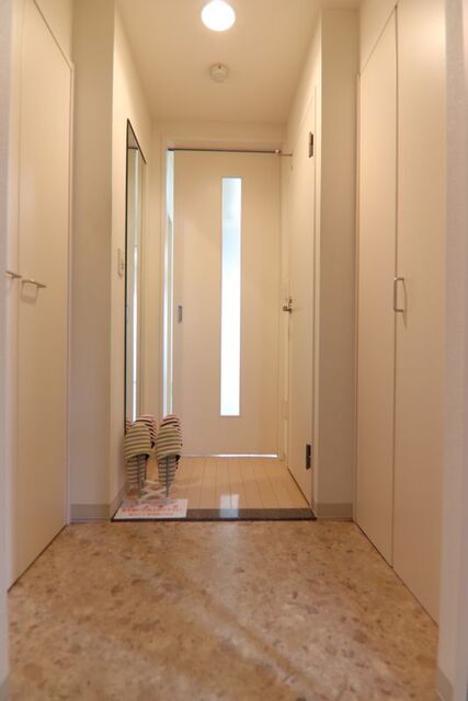 玄関　※別室の参考写真の為、現況優先です。