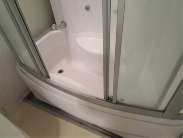 バス・シャワールーム　別号室の参考写真になります。