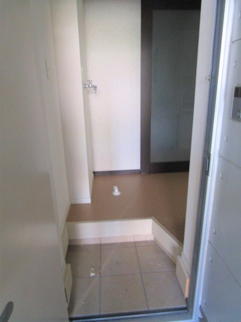 玄関　別号室の参考写真になります。