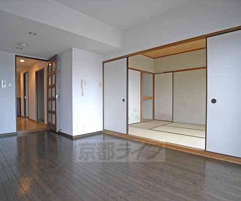 居室・リビング　広めのリビングです。