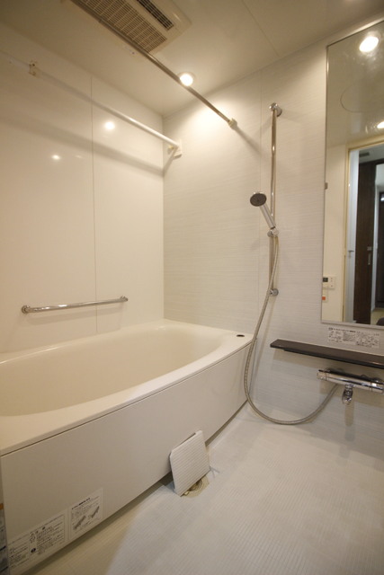 バス・シャワールーム　★広々とした浴室★